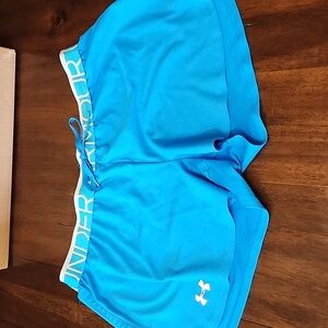 Women's Under Armour Loose Athletic Shorts Sz.  L